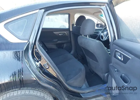 2015 Nissan Altima 2.5 S z USA, uszkodzony, nr VIN 1N4AL3AP1FC204473